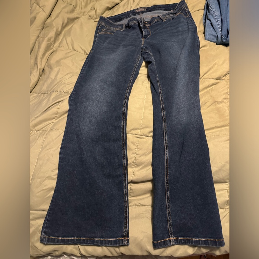 Torrid bootcut size 18 short